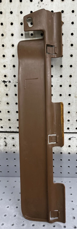 Buick Electra 1973 retenedor de cinturón de seguridad techo derecho soporte de cinturón de seguridad Foto 2 de 3