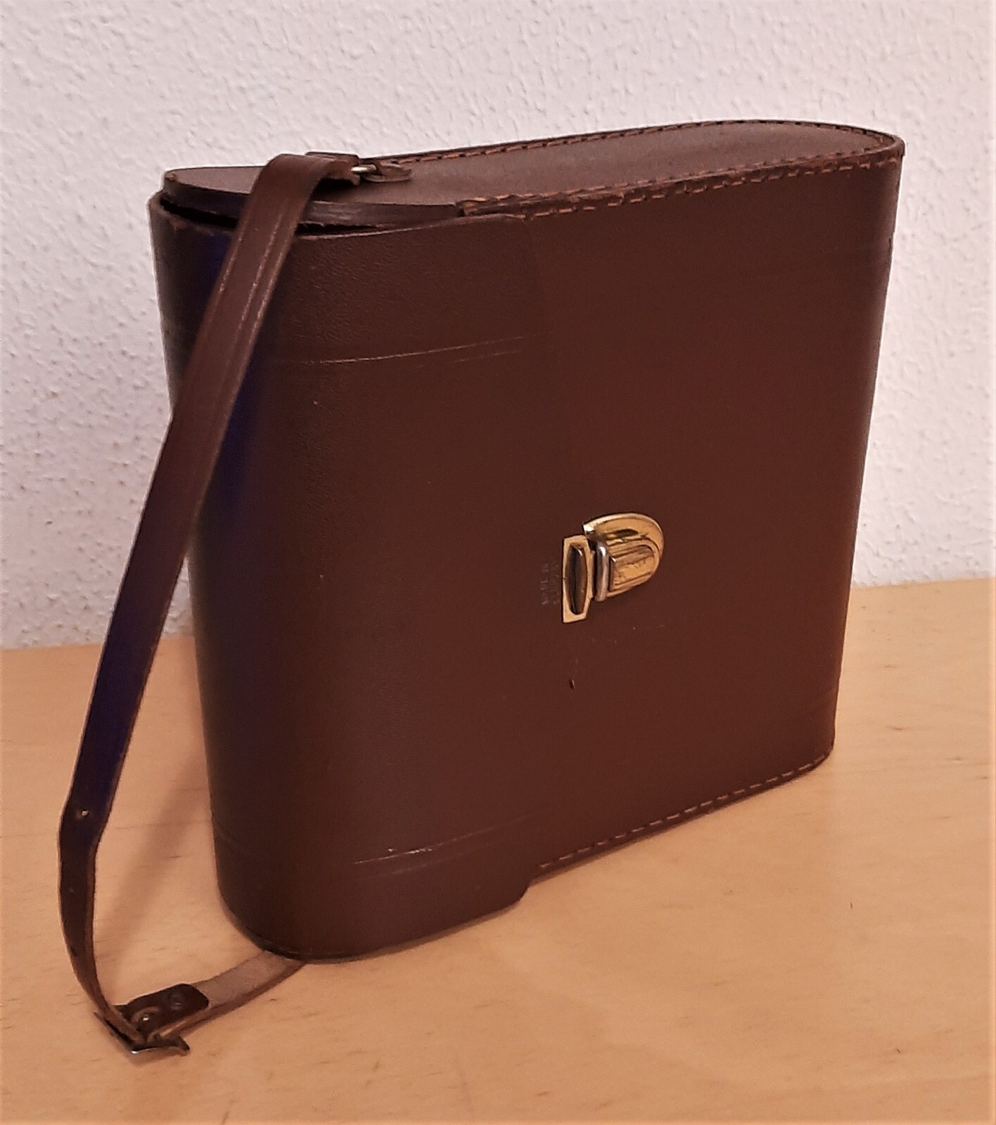 Foto 1 di 3