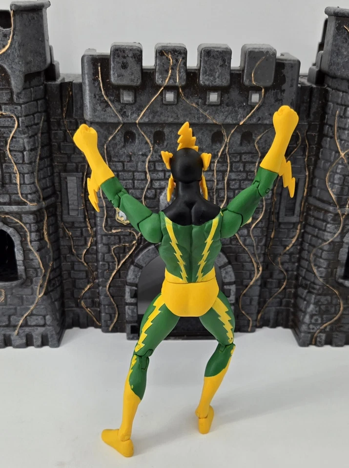 Marvel Select Spider-Man Villano Electro Retro Disfraz 7" Figura de Acción Nuevo Foto 4 de 4