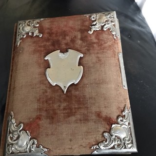 altes fotoalbum leer Rotbrauner Samtumschlag