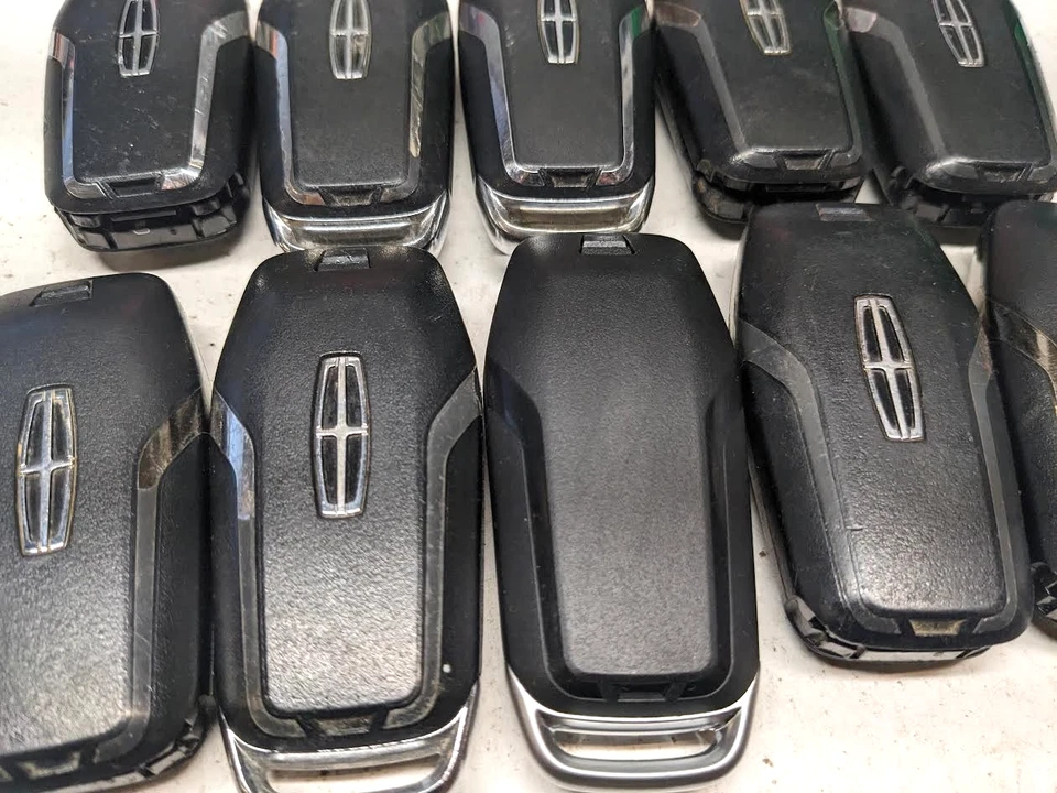 LOT OF 10 OEM LINCOLN smart KEY FOB LOT KEYLESS ENTRY FOB LOT M3N-A2C3124330 - Image 3 of 4