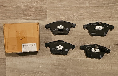 NEW GENUINE VW FRONT BRAKE PADS 345MM 1KO615109B 1KO615116B 4BO615115S