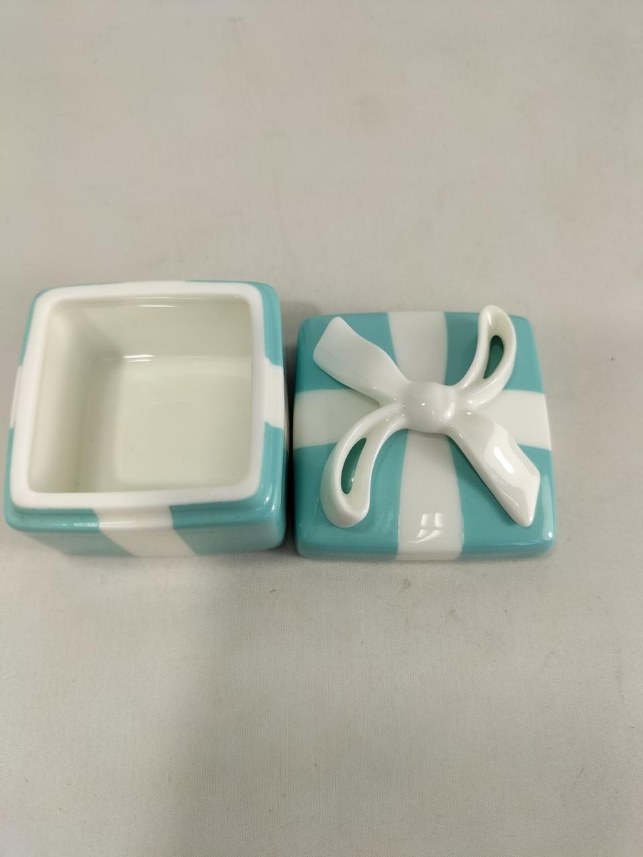 Tiffany & Co. ミニブルーボウボックス Tiffany & Co. ミニブルーボウボックス 新品未使用