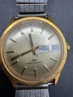 Vintage Timex Men's Automatic Day Date  Gold Tone Wristwatch Stretch Band