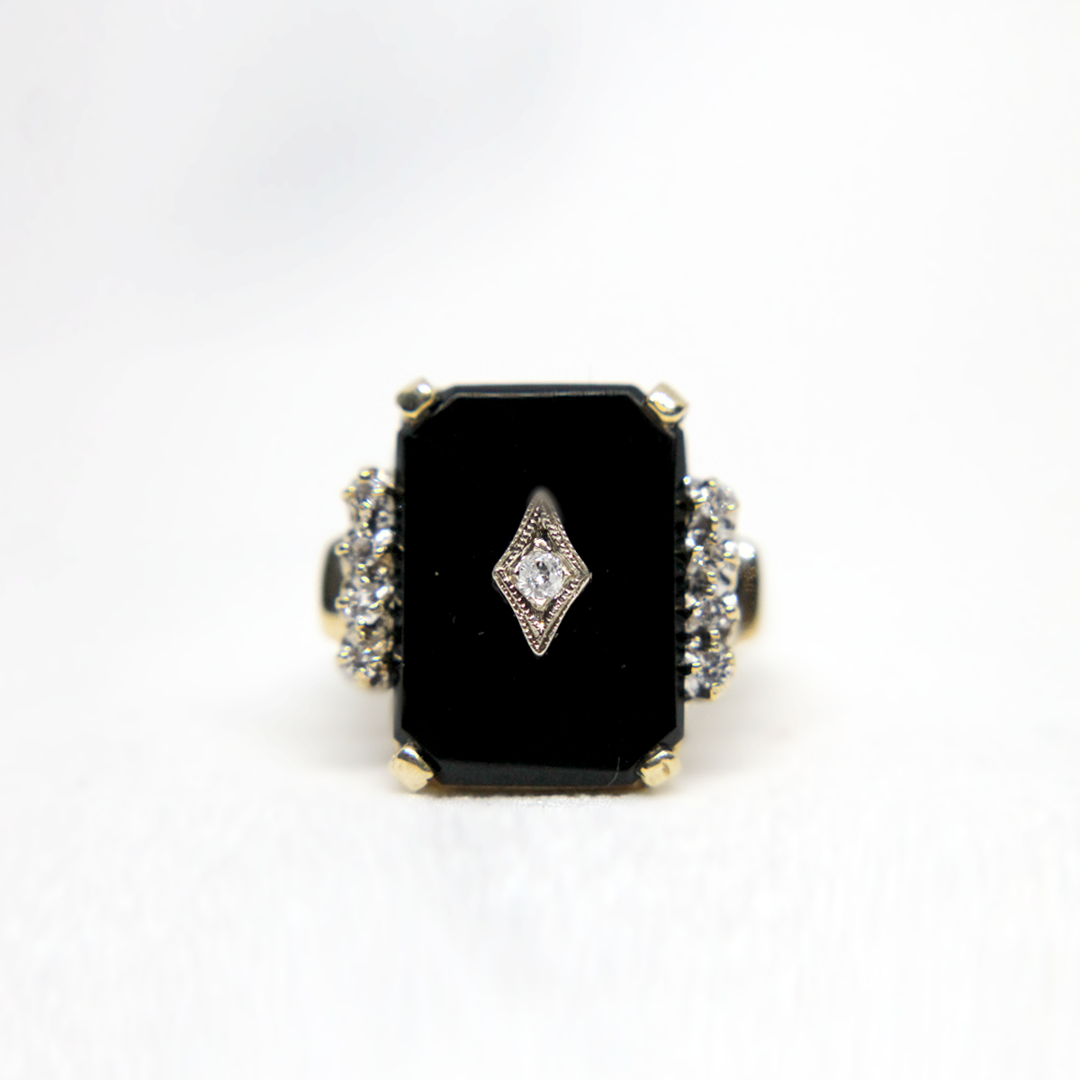 14KT Yellow Gold - RG Onyx with 1/5 Carat Total Weight