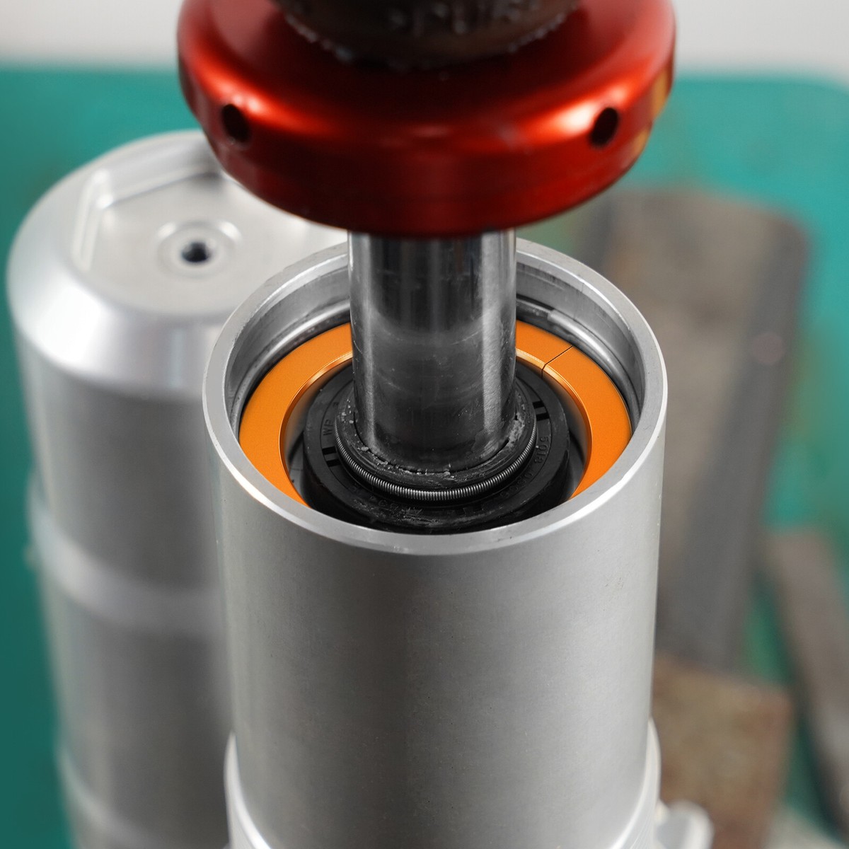 Kit Abbassamento Sospensione Posteriore Per KTM - In Alluminio Anodizzato, Abbassa Di 30mm, Compatibile Con Molti Modelli