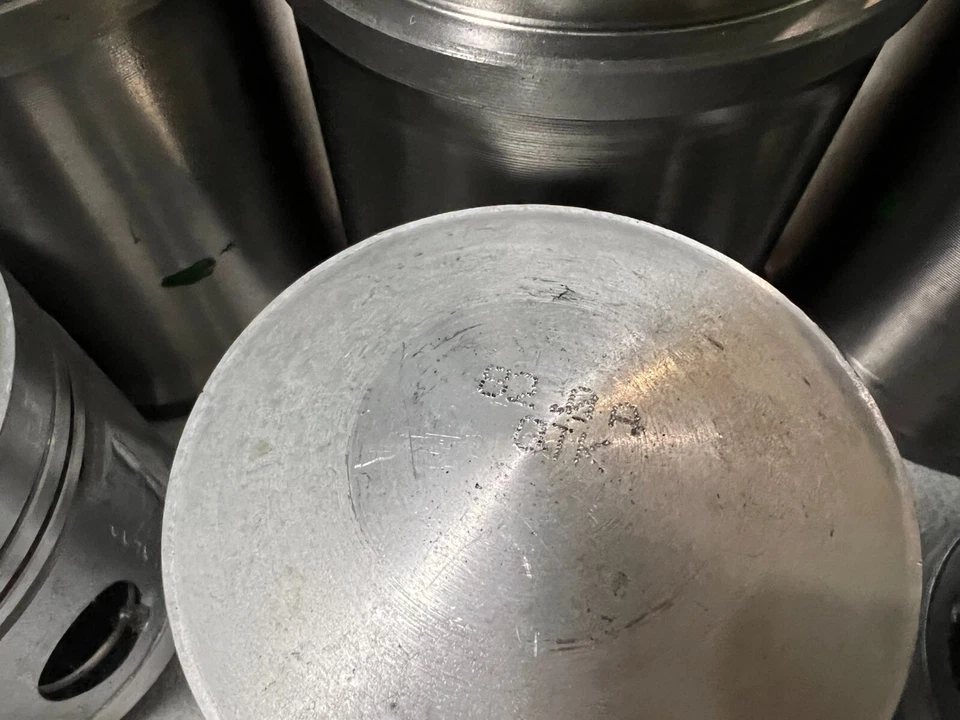 Moskvich 2140 (412) PISTON COMPLETE SET / Pistón Juego completo 1500CC — 第 3/4 张图片