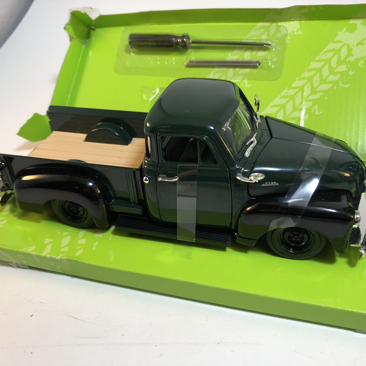 Jadatoys CHEVROLET Pick Up ローライダー 1/24 Jada 1951 Chevrolet Pickup Lowrider (Candy Blue) Diecast Car