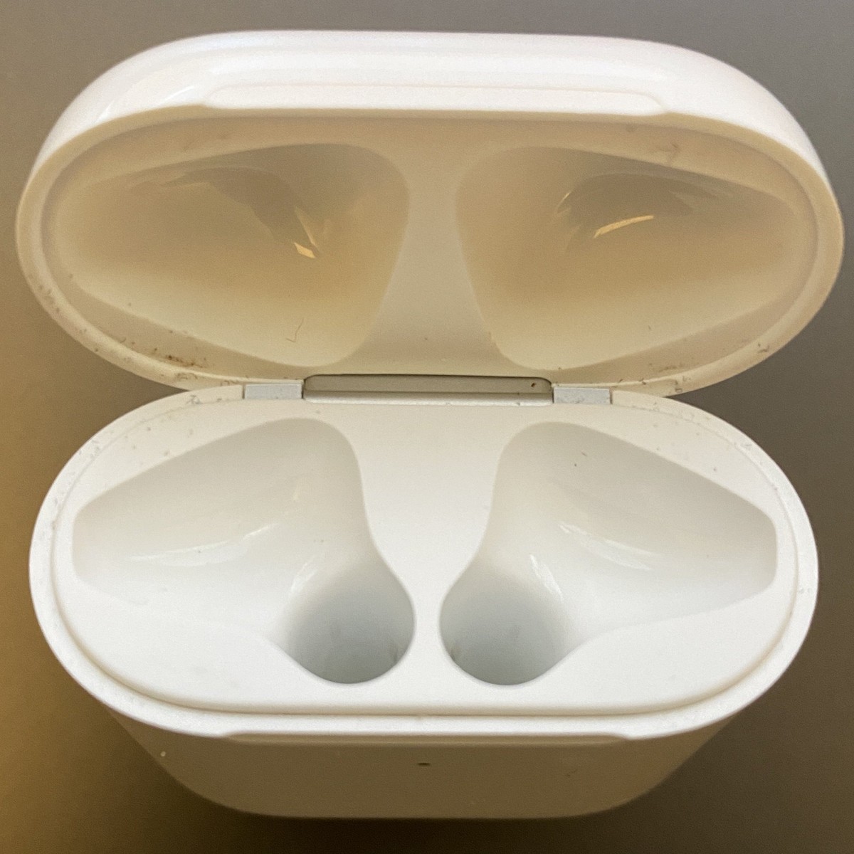 ヘッドホン Wiresless Charging Case A1938 Apple AirPods (2nd Gen) TESTED Working Wireless Charging