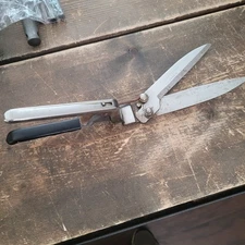 Vintage Craftsman Hand Held Grass Trimmer Clippers Shears Locking Mechanism USA