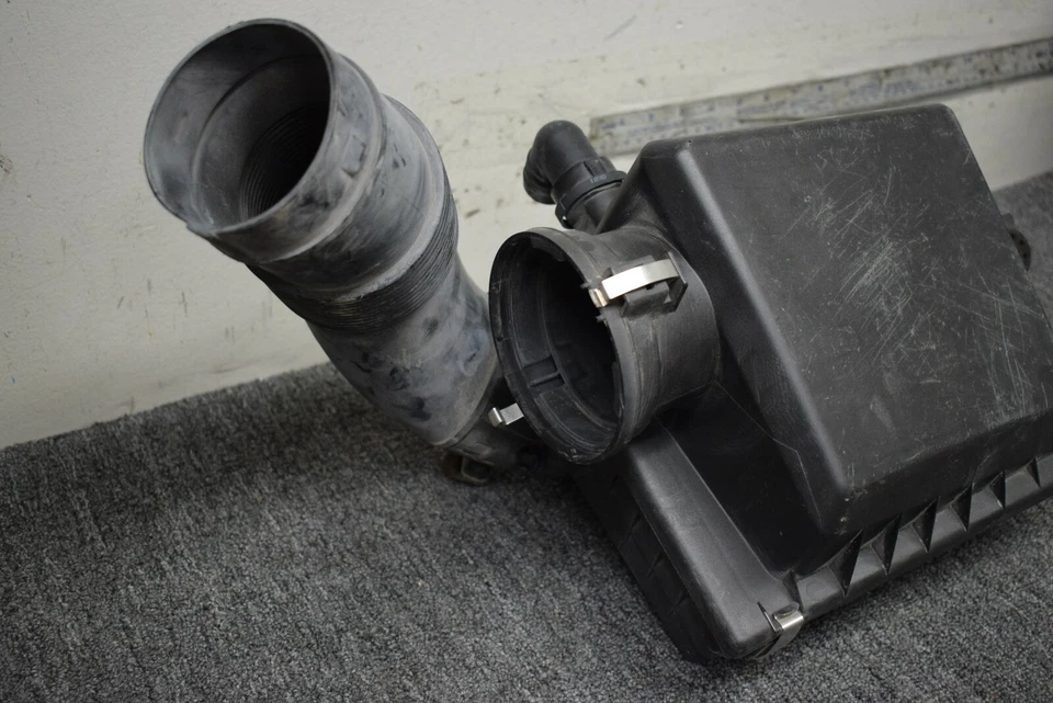 Conjunto de filtro de aire silenciador de admisión BMW X5 2002-2003 13-71-7-512-126 Foto 2 de 4