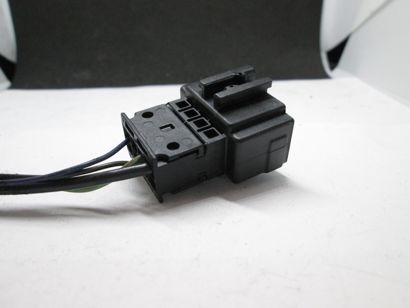 BMW 8 PORT CONNECTOR WITH 4 PIN & PIGTAIL USED 6905995 | eBay