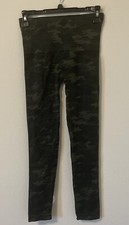 SPANX Look At Me Now Seamless Leggings Women's Medium Camo Ribbed Waist Shaping