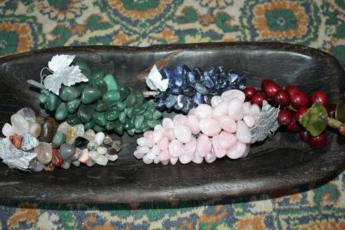 Sculture frutta pietra lucida pietra rossa grappolo uva con foglie di giadeite - Foto 12 di 12