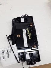 Audio Equipment Radio Control Panel Includes Display Fits 18 XT5 3556196