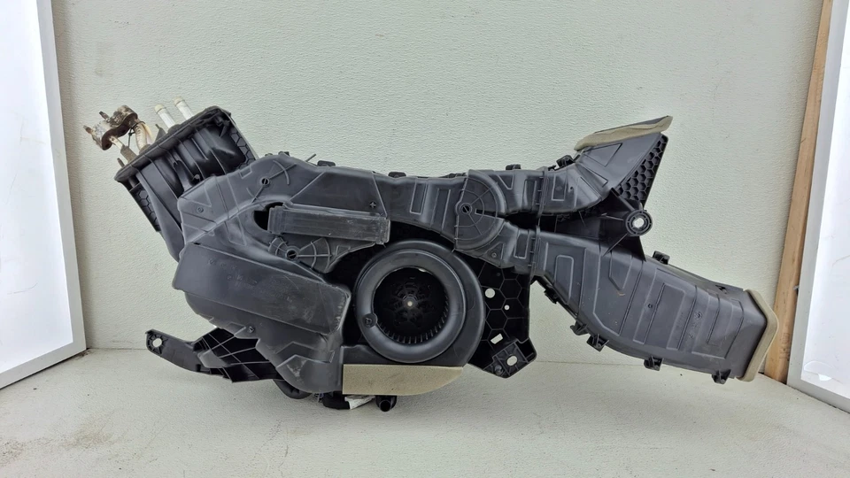 2013 - 2019 FORD EXPLORER REAR HVAC AC CLIMATE HEATER BLOWER HOUSING BOX  OEM - Image 2 of 4