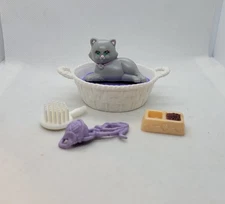Littlest Pet Shop Gray Cat White/Purple Bed Brush Yarn Food Bowl