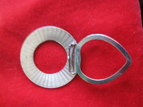 Vintage Round Silver Tone Swirl Embossed Dress /Scarf Clip - Picture 5 of 11