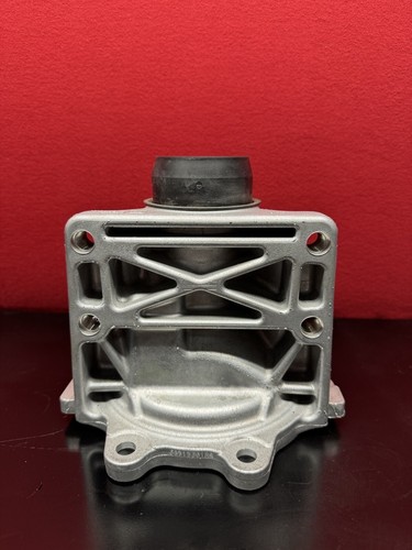 GM AUTOMATIC TRANSMISSION EXTENSION HOUSING CASTING #: 24261604 - Picture 2 of 7