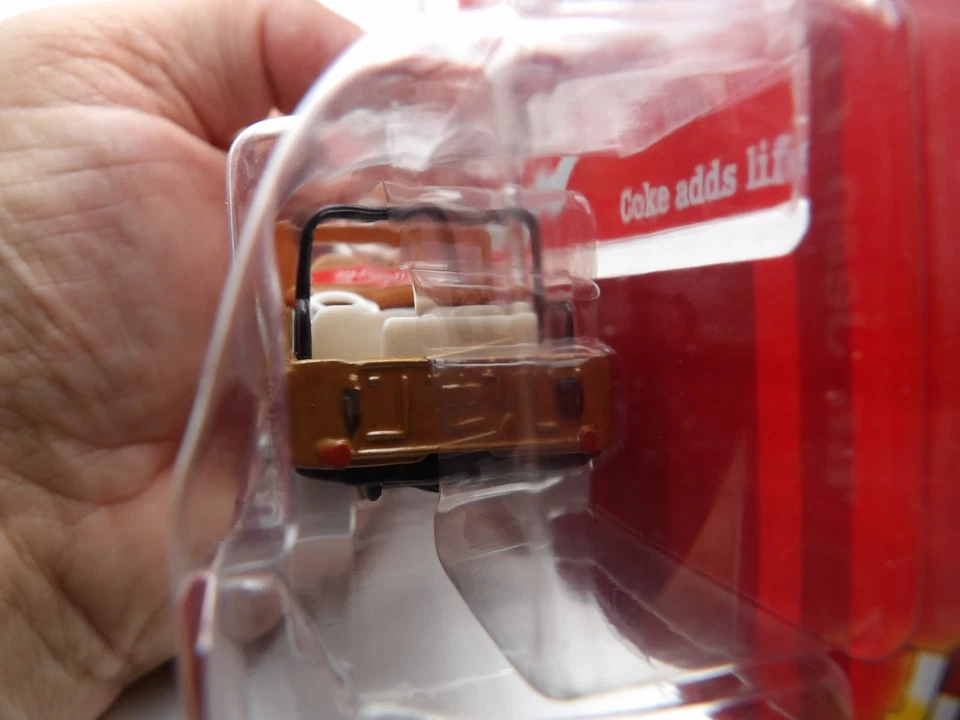 WHITE LIGHTNING 1966 JEEP CJ-5   JOHNNY LIGHTNING COCA-COLA DRIVE TO THE BEACH - Image 4 of 4