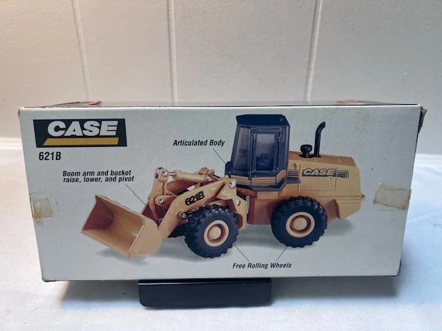 ERTL Case 621B Wheel Loader Diecast Model – With Original Box - Image 3 of 4