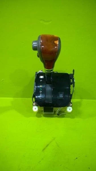 01 RX300 AT FLOOR TRANSMISSION GEAR SHIFT SHIFTER ASSEMBLY OEM 3269-26 Foto 4 de 4
