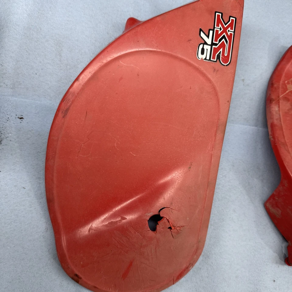 Paneles laterales Honda XR75 1977-1978 y '79-82 XR80 Foto 2 de 4