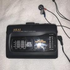 AKAI PM-R20 Portable radio/cassette player With Equaliser Tested All Working A1