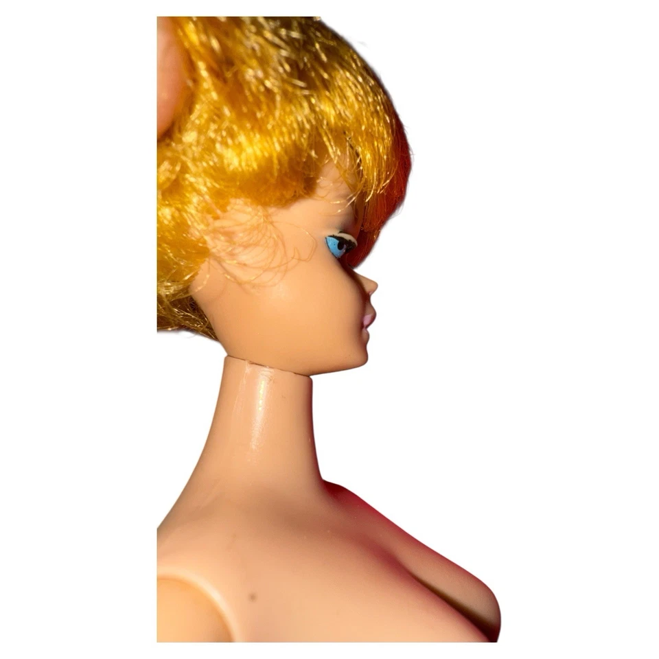 Vintage 1962 BARBIE MIDGE Bubble Cut Blonde Doll Eyelashes Nail Polish - Image 3 of 4