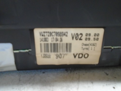 2004 05 06 07 Volkswagen Golf AT Speedometer Instrument Gauge Cluster OEM - Picture 4 of 5