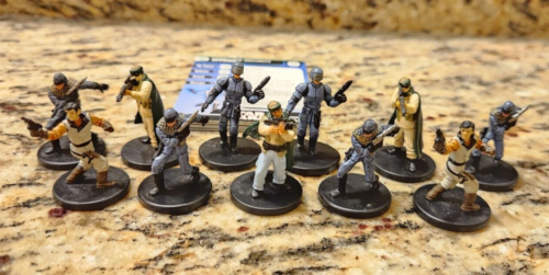 WOTC Star Wars Miniatures New Republic Army Lot - 11 figure w/ Cards - Picture 1 of 2