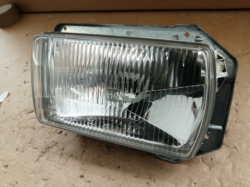 VW Passat 32i Scheinwerfer rechts 321941017 A