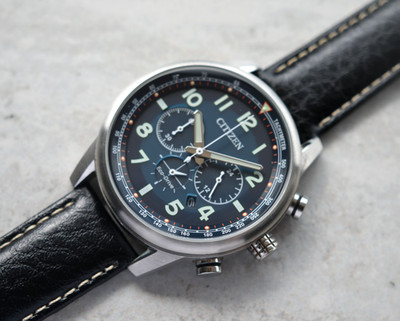 Citizen Eco Drive Chronograph blaues Zifferblatt Herren Leder Uhr Solar 43mm