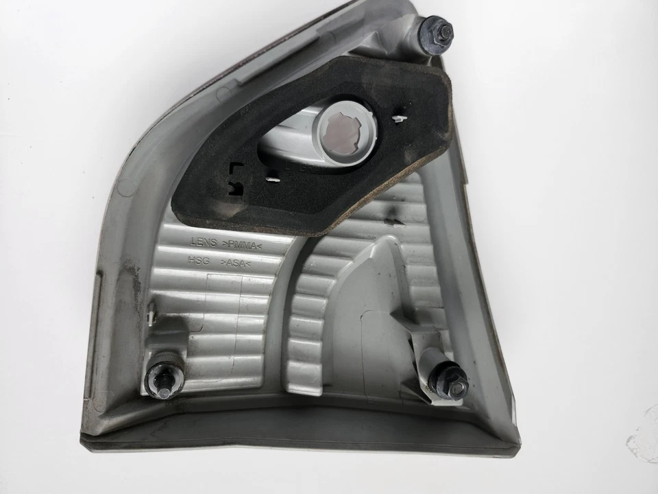 Luz trasera de respaldo del lado del conductor izquierdo Nissan Pathfinder 2013-2016. Original OEM Foto 2 de 4