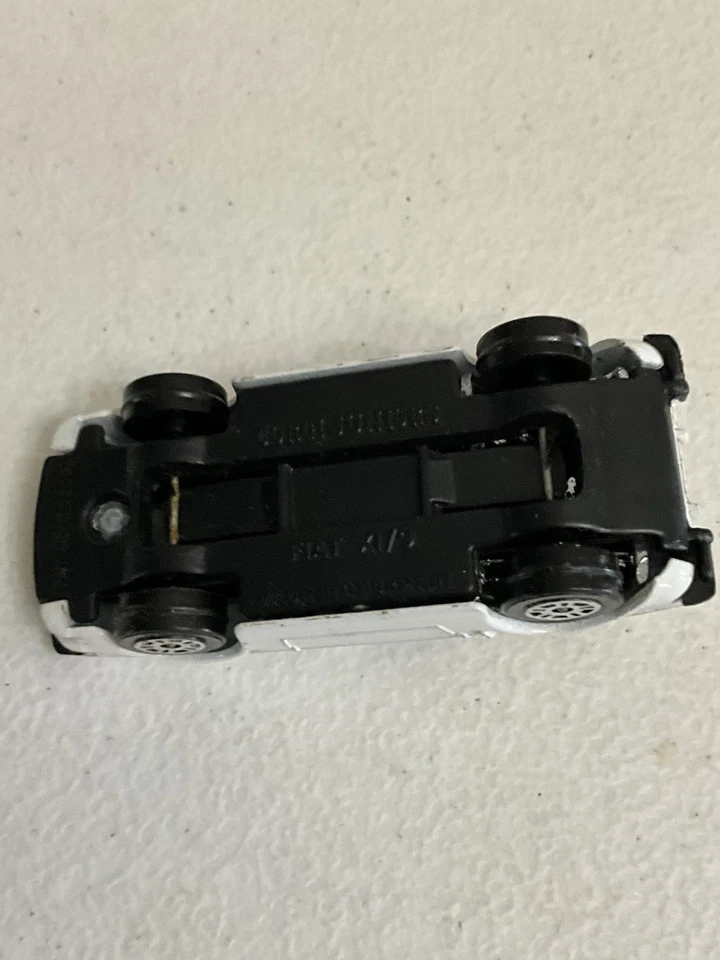 Винтажный Corgi Juniors размер Fiat X1/9 белый сделано в Великобритании литой - Изображение 3 из 4