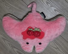 Peluche 180TIDE Stacks the Strawberry Manta Ray Panqueques