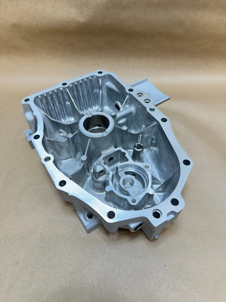 たか　23  Kawasaki 23hp V-twin Engine Crankcase Cover 49015-0023 for sale