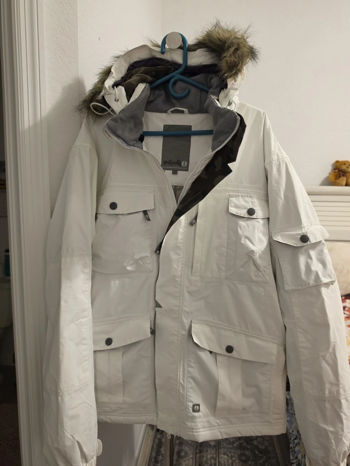 Planetearth Men's Arctic Hooded Jacket. - product detail image 1