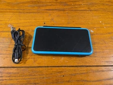 Nintendo 2DS XL Console - Black/Turquoise