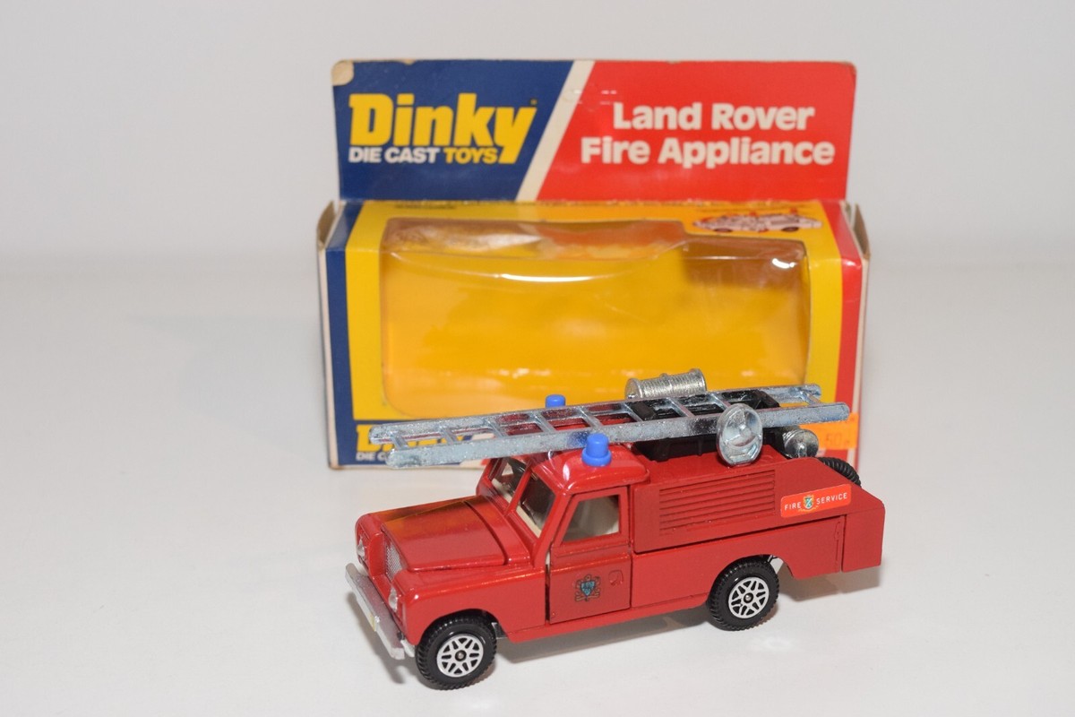 DINKY TOYS 282 LAND ROVER FIRE APPLIANCE