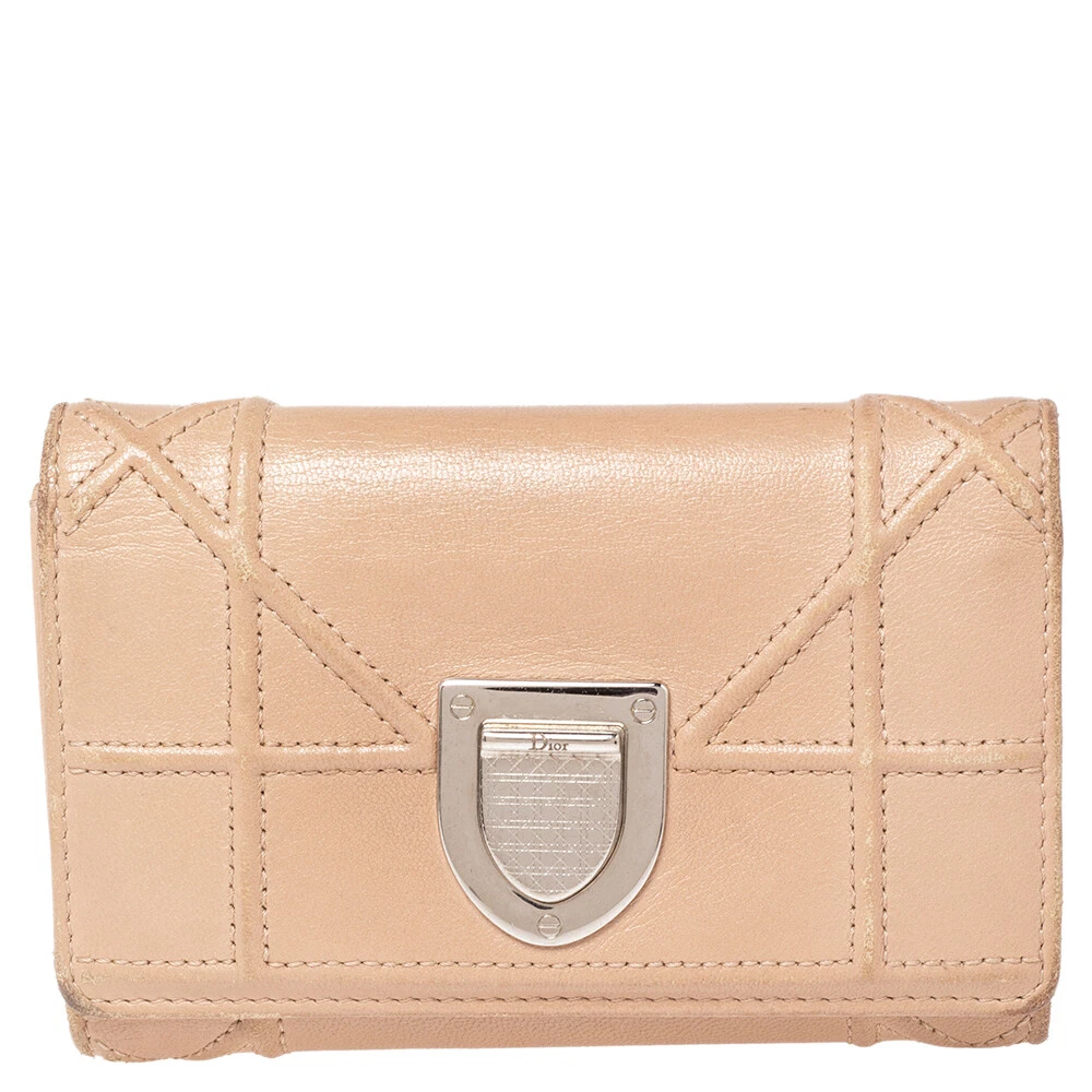 Portefeuille Dior en cuir beige à trois volets