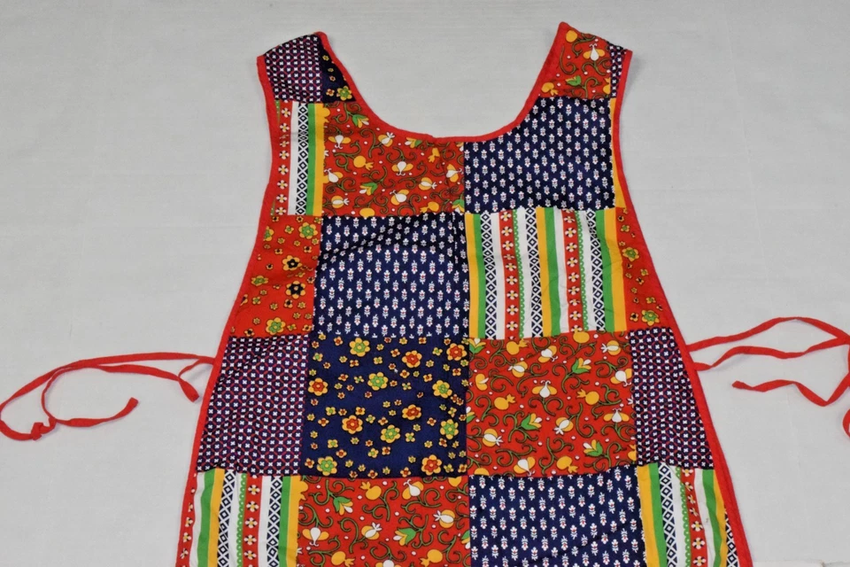 Vintage Full Length Apron One Size 70s Red Blue Patchwork Squares Open Sides - Image 4 of 4