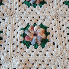 VTG Handmade Crochet Granny Square Floral Throw Blanket 3D Flower Cream 53x33
