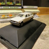 Herpa 1:87 H0 Bmw 3Er 318I E 30 Touring Weiß Neu