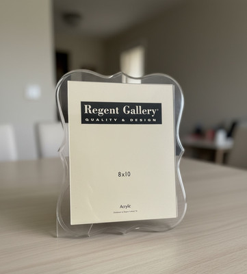   Regent Gallery Scallop Acrylic Picture Frame 8x10 Clear Lucite Easel NOS