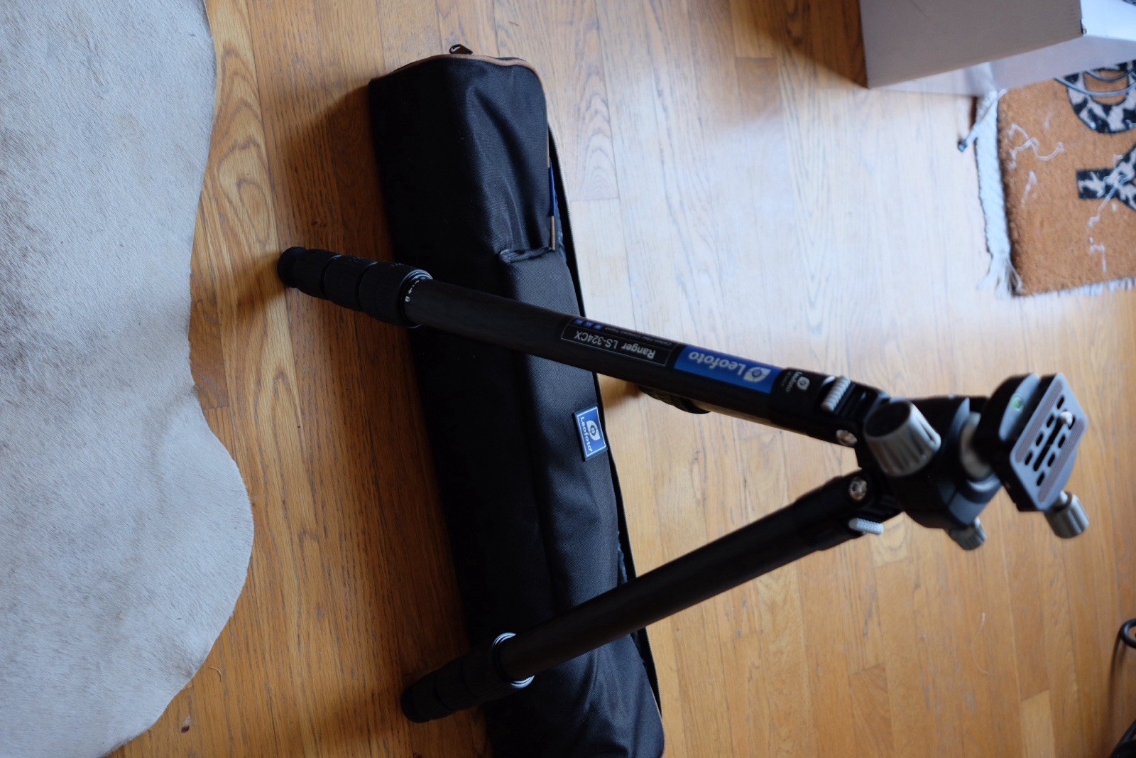 Leofoto LS-324CX & LH-40 Carbon Fiber Tripod And Head