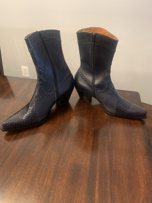 Max Leather Mid Calf Custom Boots - Women's Size 11 - Navy Blue - NEW