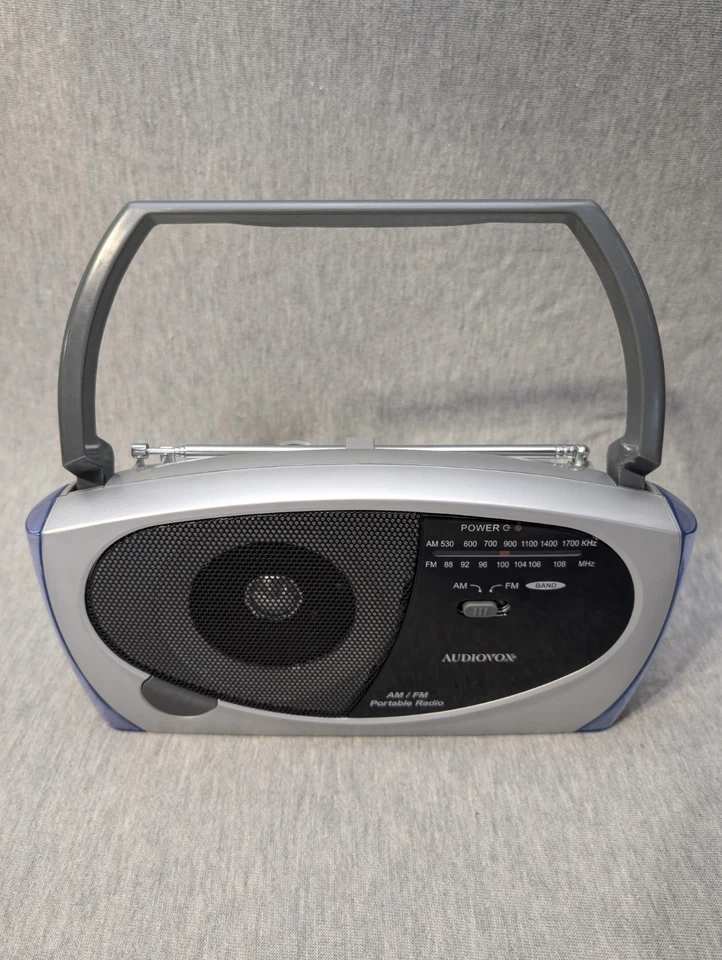 Audiovox AXR 46 Portable Radio AM/FM Silver Purple With Handle Foto 2 de 4