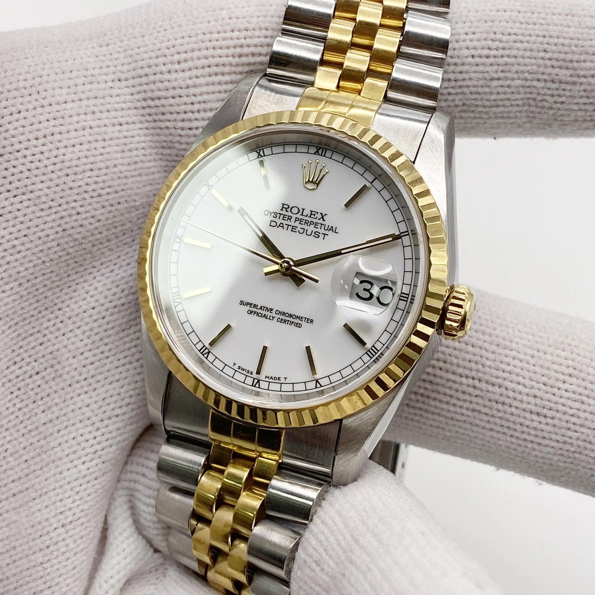 Rolex Datejust 36mm No Holes 18k Gold Steel White Dial Automatic Rolex Datejust 36mm No Holes 18k Gold Steel White Dial Automatic