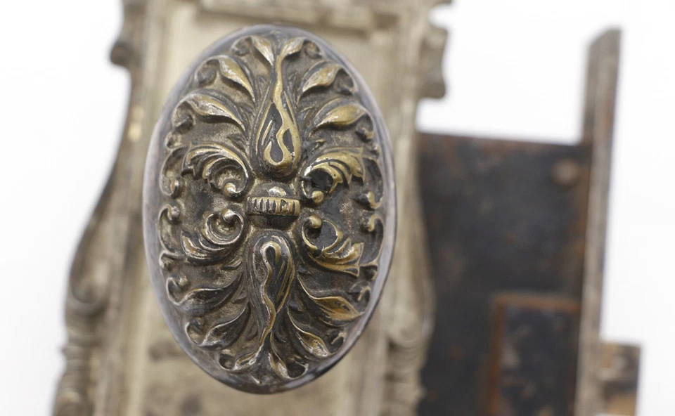 古董 Corbin Pavia 镀镍黄铜门锁套装 — 第 3/4 张图片